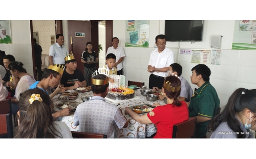 一句溫馨的祝福，一份熾熱的感情