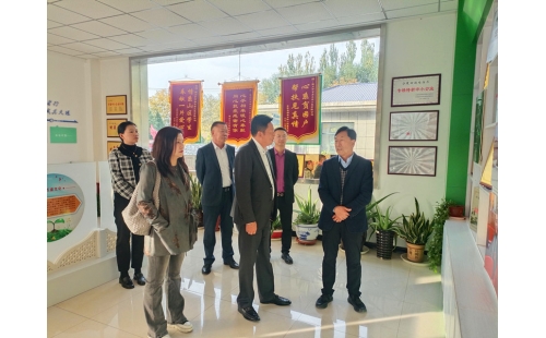 金鳳區黨委常委、統戰部部長韓廷鋒蒞臨銀川伊百盛調研民族團結進步創建工作